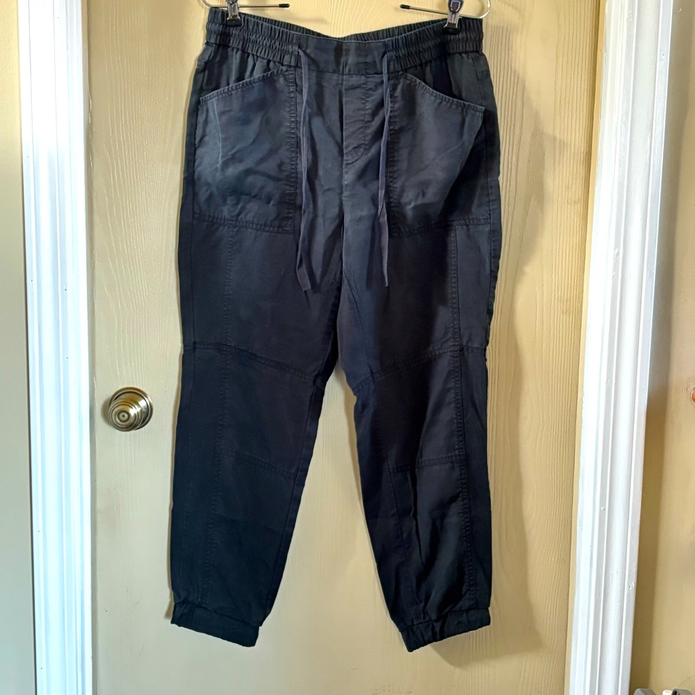 Banana Republic Black jogger-like casual pants, elastic waist Size Petite S
